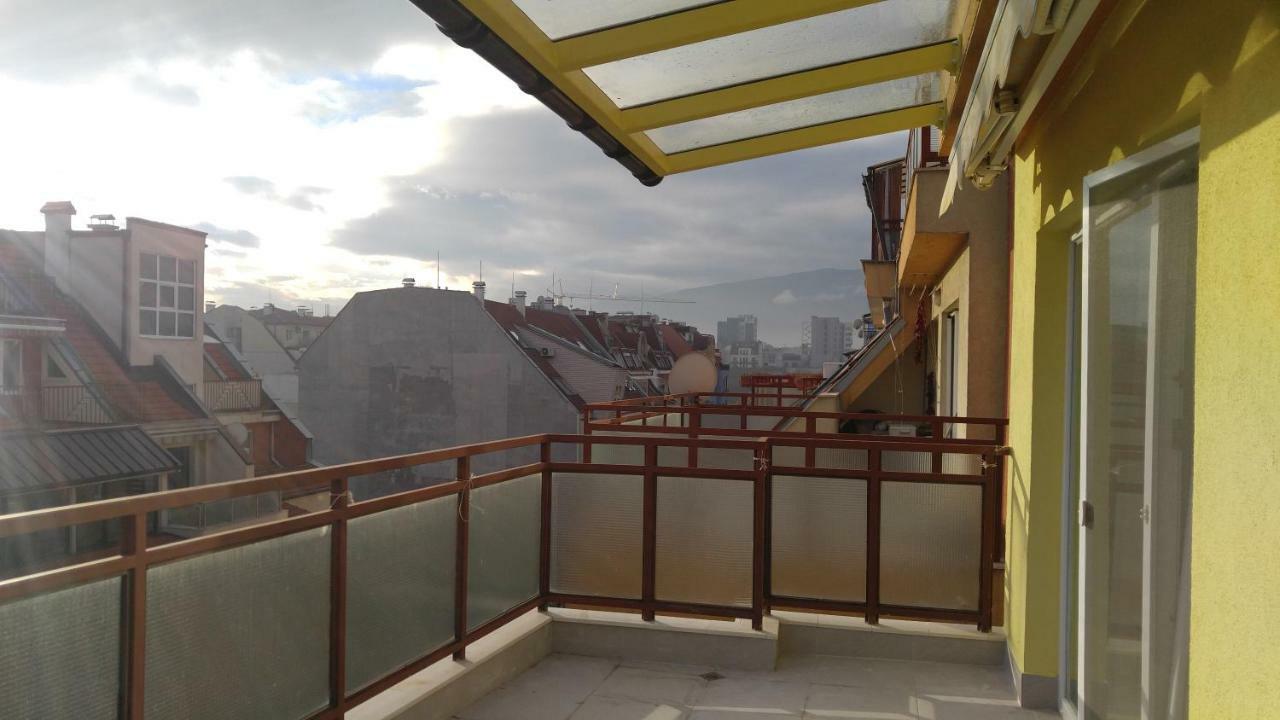 Modern Apartment Sofia Center Bagian luar foto