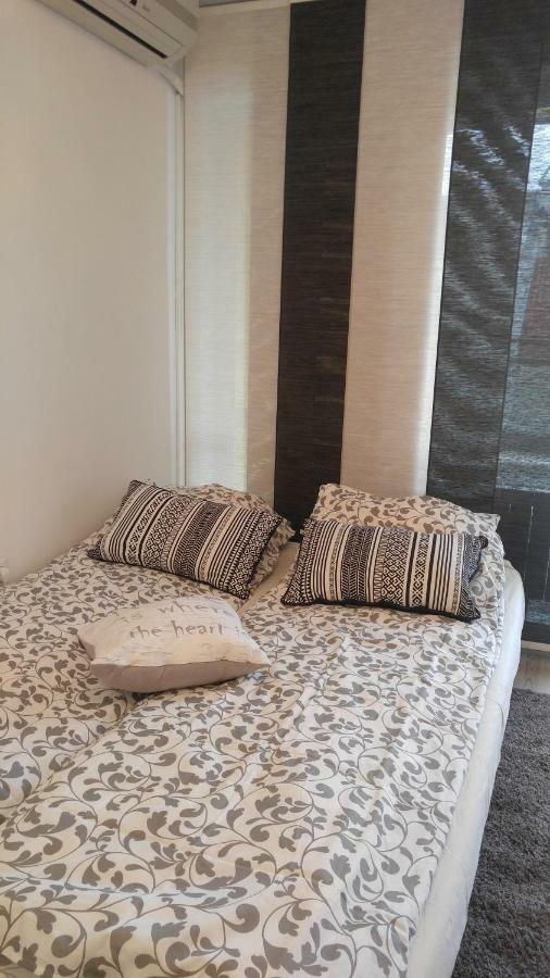 Modern Apartment Sofia Center Bagian luar foto