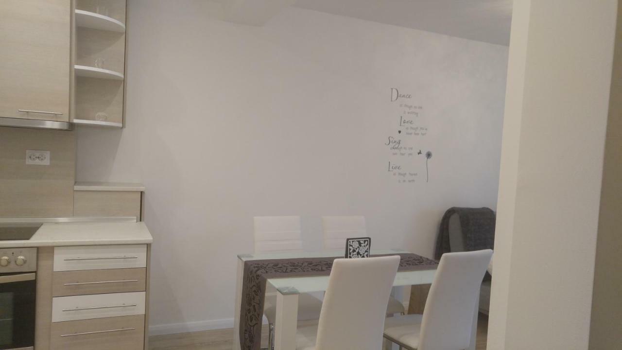 Modern Apartment Sofia Center Bagian luar foto