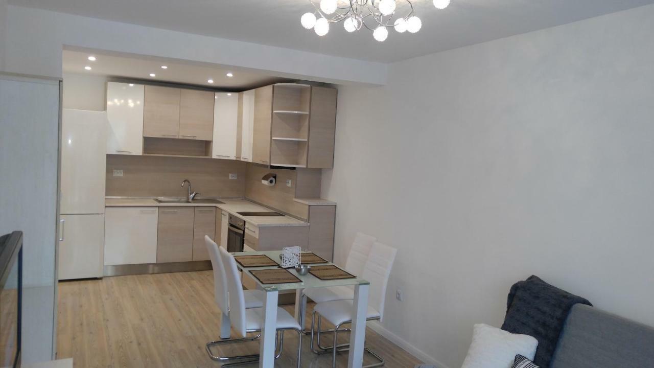 Modern Apartment Sofia Center Bagian luar foto