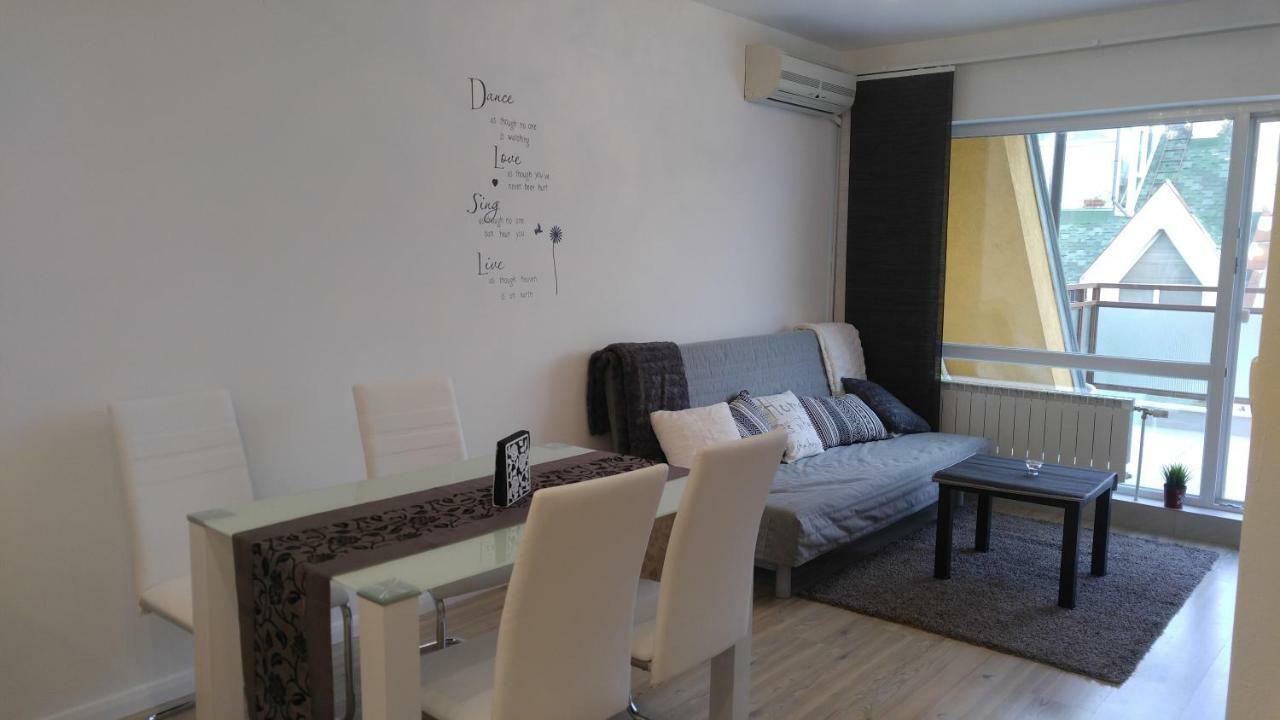 Modern Apartment Sofia Center Bagian luar foto