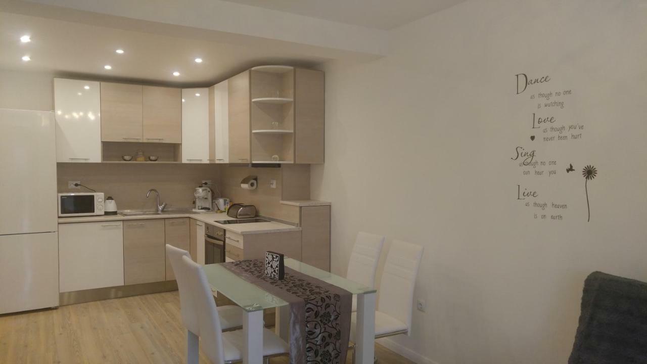 Modern Apartment Sofia Center Bagian luar foto