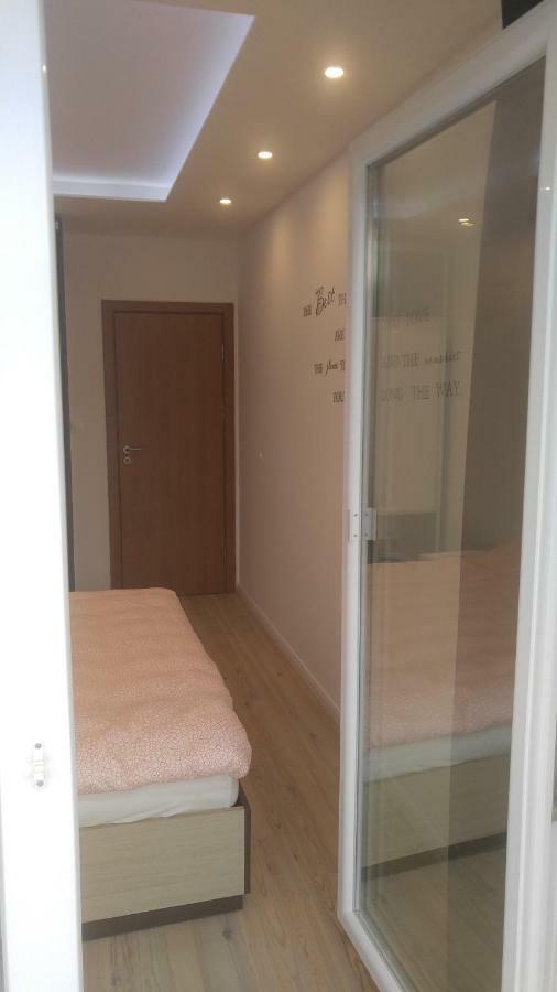 Modern Apartment Sofia Center Bagian luar foto
