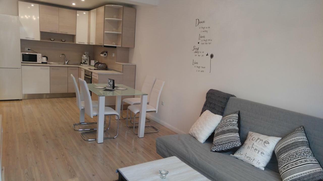 Modern Apartment Sofia Center Bagian luar foto