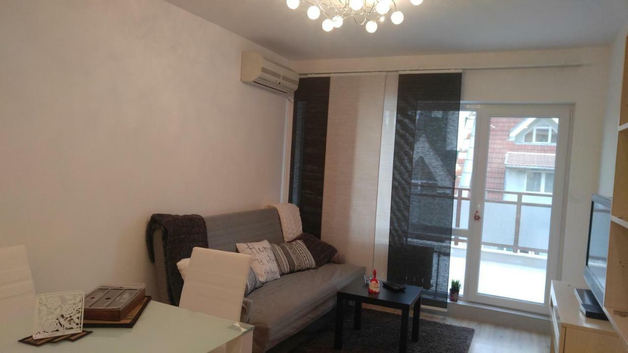 Modern Apartment Sofia Center Bagian luar foto