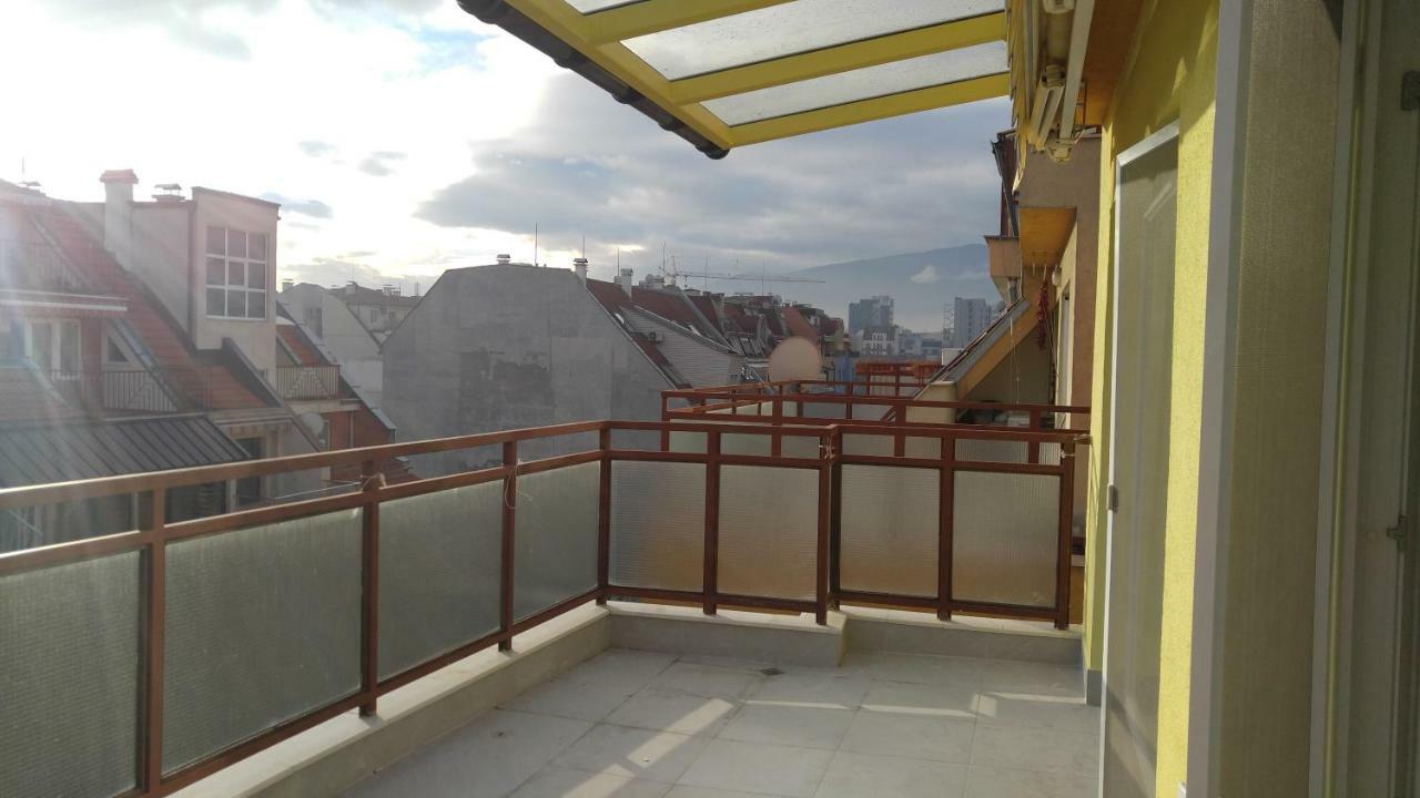 Modern Apartment Sofia Center Bagian luar foto